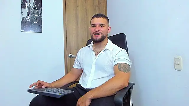 Snapshot of AndrewDiaz chatting on 25, 9, 2025 AndrewDiaz online show from 25, 9, 2025