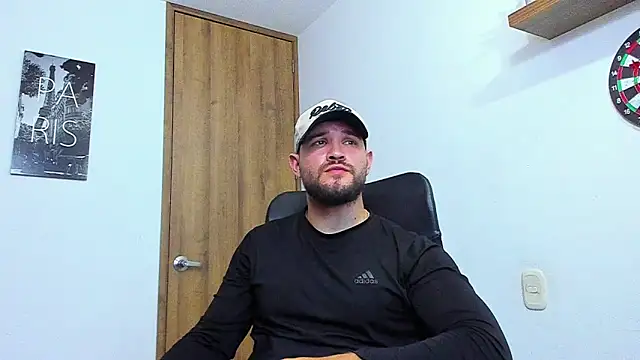 Snapshot of AndrewDiaz chatting on 28, 9, 2025 AndrewDiaz online show from 28, 9, 2025