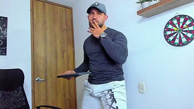 Snapshot of AndrewDiaz chatting on 30, 9, 2025 AndrewDiaz online show from 30, 9, 2025