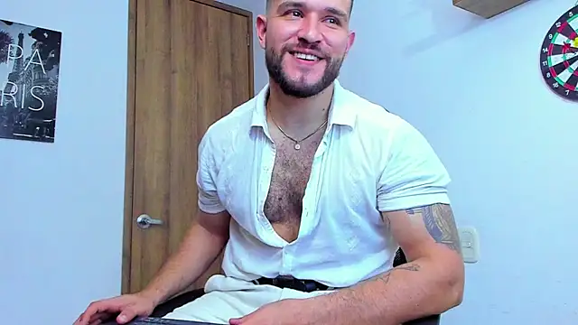 Snapshot of AndrewDiaz chatting on 5, 10, 2025 AndrewDiaz online show from 5, 10, 2025