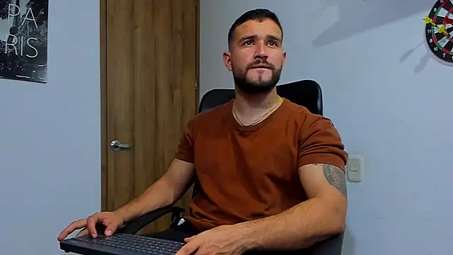 Snapshot of AndrewDiaz chatting on 9, 10, 2025 AndrewDiaz online show from 9, 10, 2025