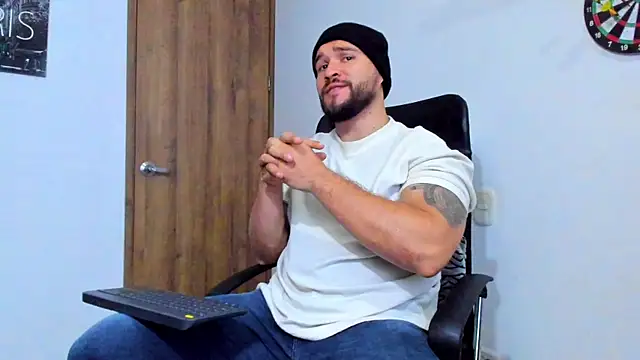 Snapshot of AndrewDiaz chatting on 11, 10, 2025 AndrewDiaz online show from 11, 10, 2025