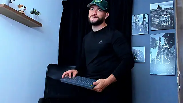 Snapshot of AndrewDiaz chatting on 24, 10, 2025 AndrewDiaz online show from 24, 10, 2025