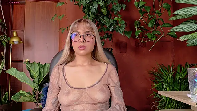 Snapshot of Yeriawaddell_ chatting on 19, 5, 2026 Yeriawaddell online show from 19, 5, 2026