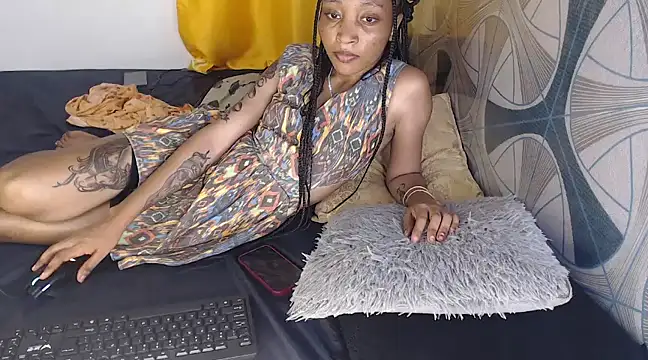 Candiey001 online show from 10, 12, 2024