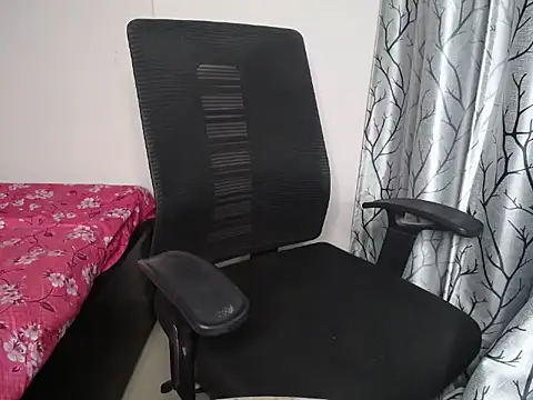 Naila00 online show from 28, 2, 2026