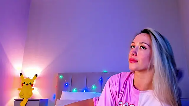 VikkiLustfull online show from 22, 1, 2025