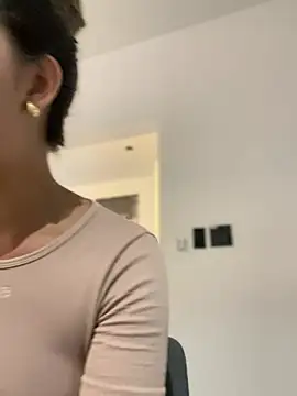 Emilia Bakerr online show from 3, 3, 2025