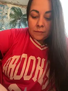 Snapshot of DaisyStreet chatting on 11, 11, 2025 DaisyStreet online show from 11, 11, 2025