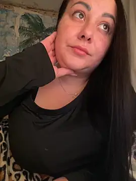 Snapshot of DaisyStreet chatting on 19, 11, 2025 DaisyStreet online show from 19, 11, 2025