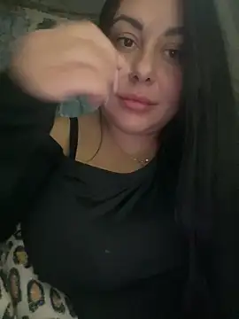 Snapshot of DaisyStreet chatting on 20, 11, 2025 DaisyStreet online show from 20, 11, 2025