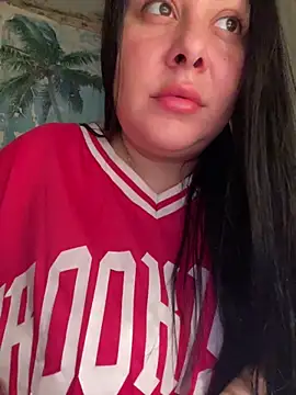 Snapshot of DaisyStreet chatting on 23, 11, 2025 DaisyStreet online show from 23, 11, 2025