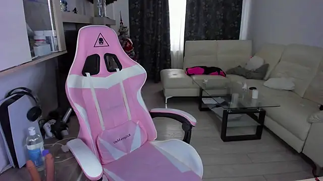 Snapshot of KaylaLaine chatting on 21, 2, 2025 KaylaLaine online show from 21, 2, 2025