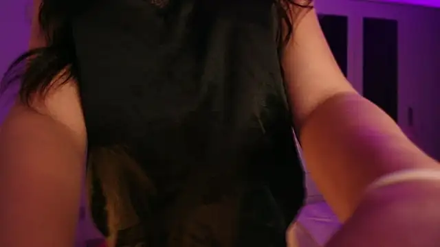 Snapshot of KaylaLaine chatting on 6, 10, 2025 KaylaLaine online show from 6, 10, 2025