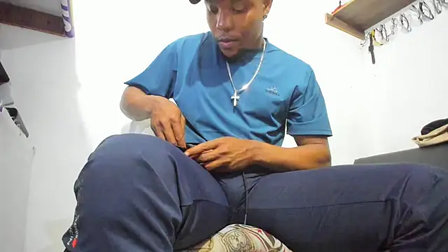 hugo3918  online show from 28, 9, 2025