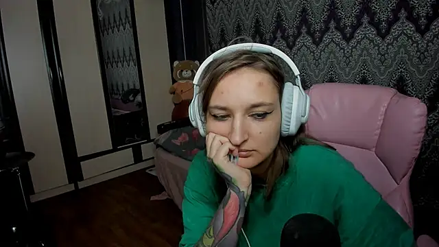 Snapshot of AlexRacc00n chatting on 5, 12, 2024 AlexRacc00n online show from 5, 12, 2024