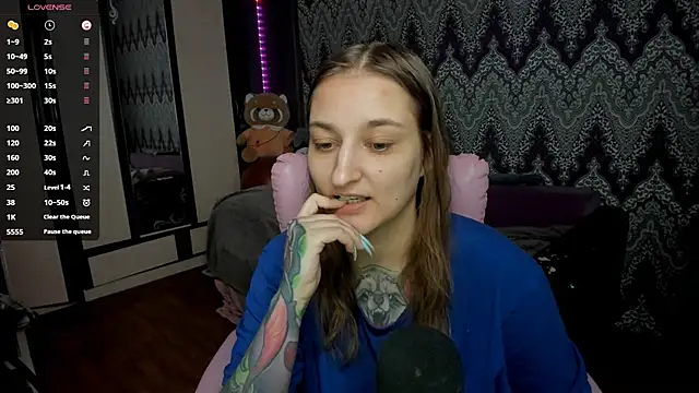 Snapshot of AlexRacc00n chatting on 12, 12, 2024 AlexRacc00n online show from 12, 12, 2024