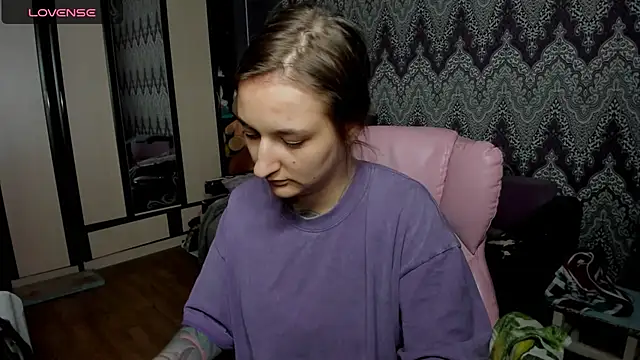 Snapshot of AlexRacc00n chatting on 1, 2, 2025 AlexRacc00n online show from 1, 2, 2025