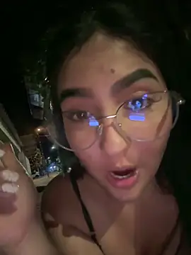 MarianaBenz online show from 5, 3, 2025