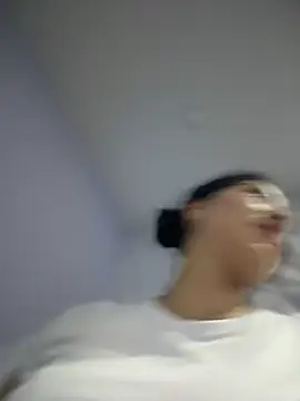 MarianaBenz online show from 9, 3, 2025