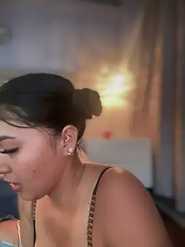 MarianaBenz online show from 11, 3, 2025