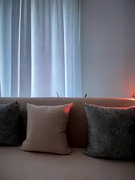 MarianaBenz online show from 7, 10, 2025