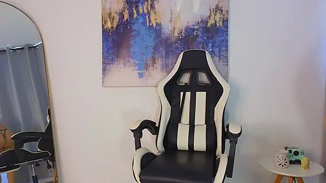 KristennBlue online show from 19, 11, 2025