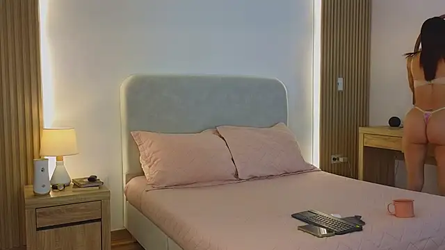 KristennBlue online show from 6, 3, 2026