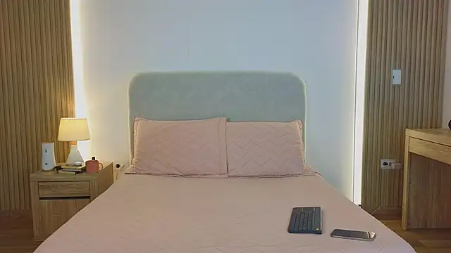 KristennBlue online show from 10, 3, 2026