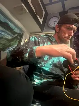 Snapshot of Followthepiper chatting on 2, 11, 2025 Followthepiper online show from 2, 11, 2025