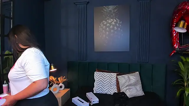 Snapshot of taylor_bennet chatting on 24, 2, 2025 taylor bennet online show from 24, 2, 2025