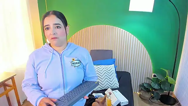 Snapshot of taylor_bennet chatting on 26, 9, 2025 taylor bennet online show from 26, 9, 2025