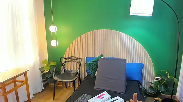 Snapshot of taylor_bennet chatting on 28, 9, 2025 taylor bennet online show from 28, 9, 2025