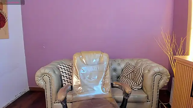 Snapshot of taylor_bennet chatting on 3, 10, 2025 taylor bennet online show from 3, 10, 2025