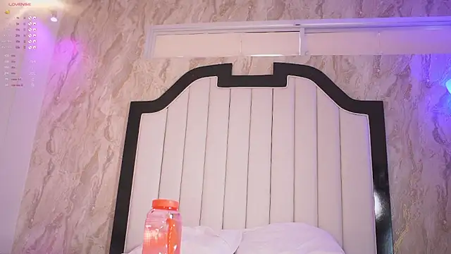 mia colin1  online show from 14, 11, 2025