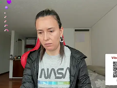 zoe jeane beker online show from 19, 5, 2026