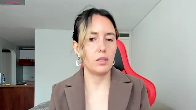 zoe jeane beker online show from 31, 7, 2026