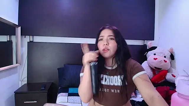 Snapshot of Isa_reel chatting on 1, 2, 2025 Isa reel online show from 1, 2, 2025