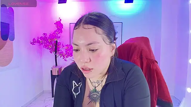 Snapshot of Isa_reel chatting on 4, 10, 2025 Isa reel online show from 4, 10, 2025