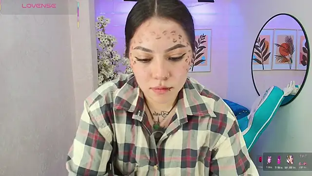 Snapshot of Isa_reel chatting on 25, 10, 2025 Isa reel online show from 25, 10, 2025