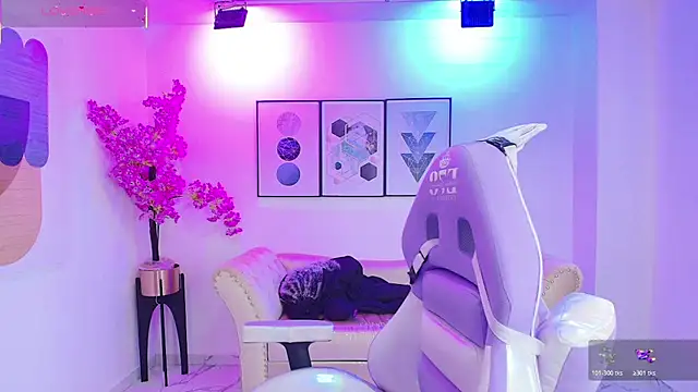 Snapshot of Isa_reel chatting on 28, 10, 2025 Isa reel online show from 28, 10, 2025