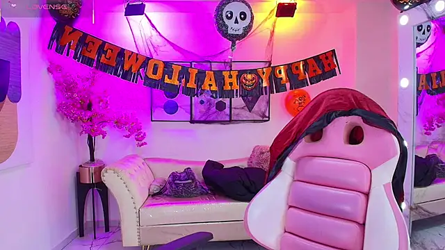 Snapshot of Isa_reel chatting on 30, 10, 2025 Isa reel online show from 30, 10, 2025