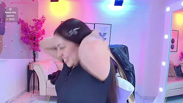 Snapshot of Isa_reel chatting on 4, 11, 2025 Isa reel online show from 4, 11, 2025