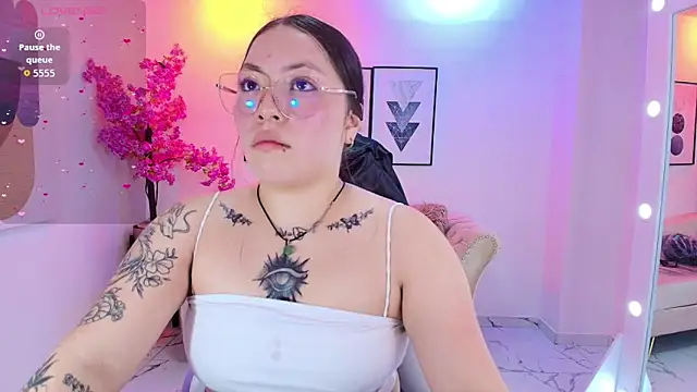 Snapshot of Isa_reel chatting on 5, 11, 2025 Isa reel online show from 5, 11, 2025