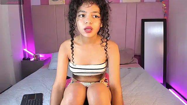 Winnifer Gonzal online show from 14, 12, 2024