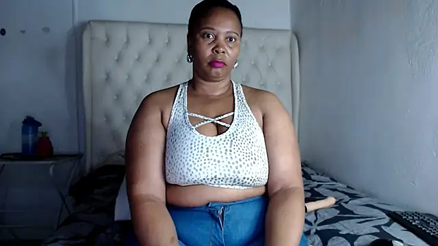 Snapshot of PlatnumBoobsX chatting on 9, 11, 2025 PlatnumBoobsX online show from 9, 11, 2025