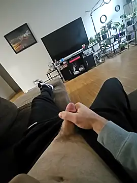 Snapshot of Cemg chatting on 22, 12, 2024 Cemg online show from 22, 12, 2024