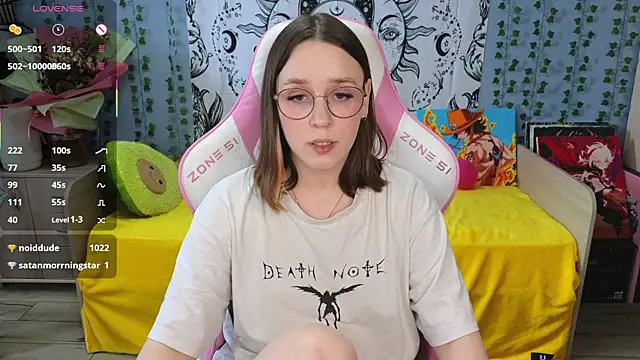 Snapshot of Sweet_frosti chatting on 4, 3, 2025 Sweet frosti online show from 4, 3, 2025