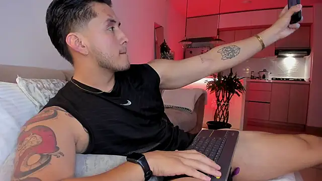 Snapshot of Chriskyle_ chatting on 17, 10, 2025 Chriskyle online show from 17, 10, 2025