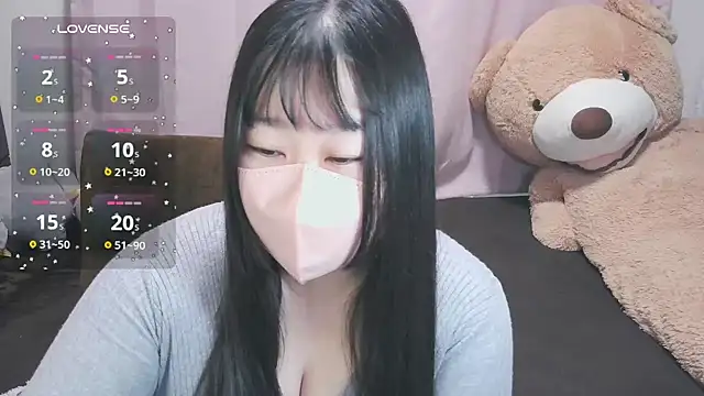 yuinyan3150 online show from 4, 12, 2025